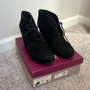 Wedge heel : black suede size 10